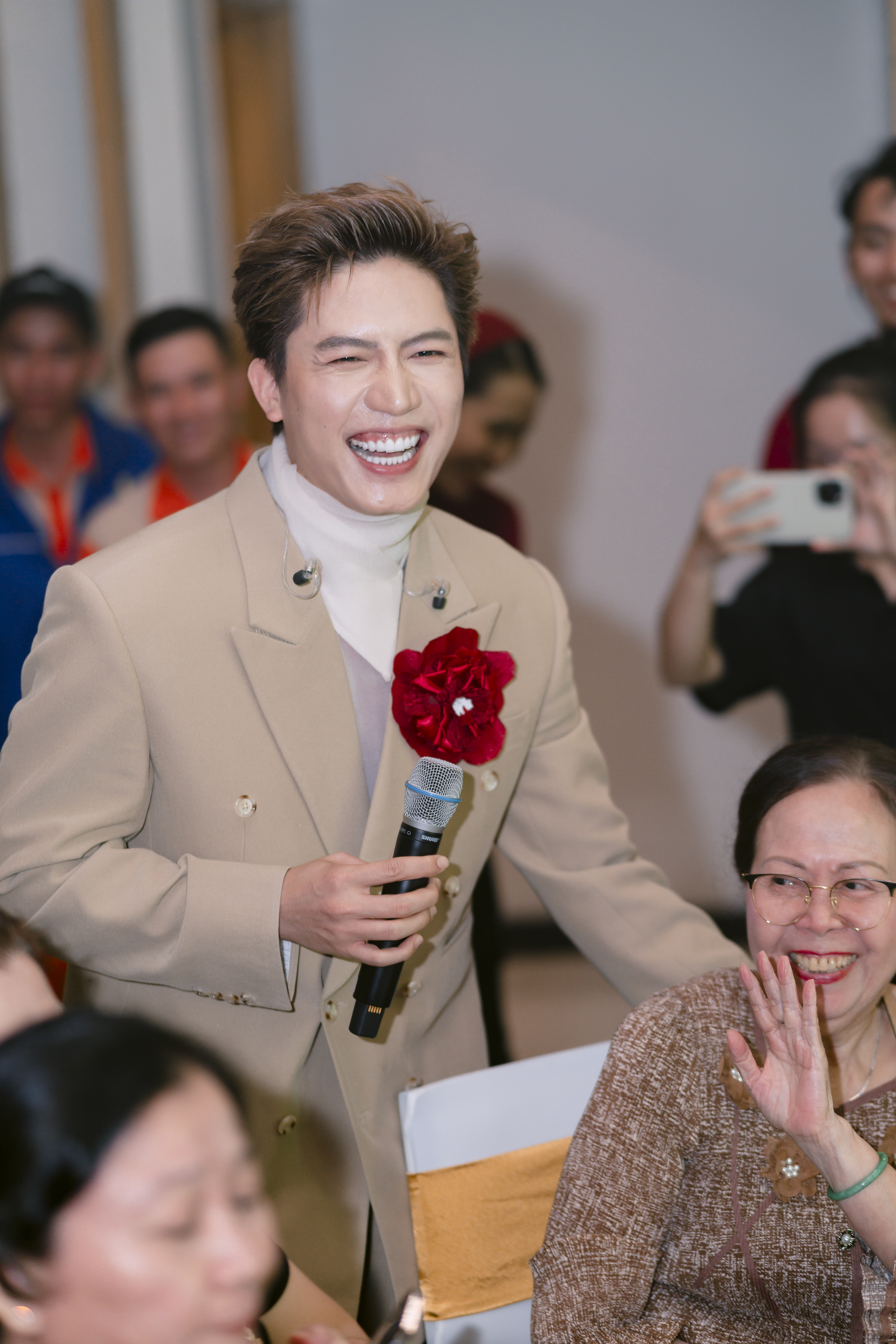 Ca Sĩ Anh Tú