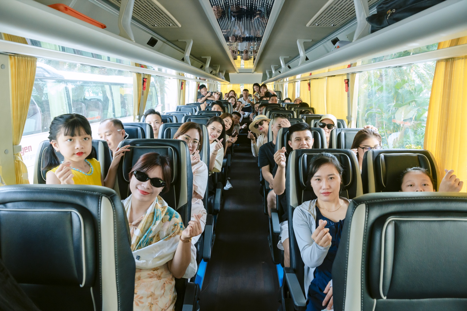 Quay Phim & Chụp Ảnh Theo Tour