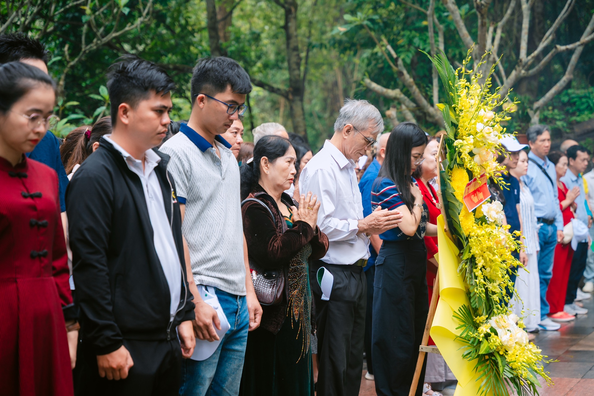 Quay Phim & Chụp Ảnh Theo Tour