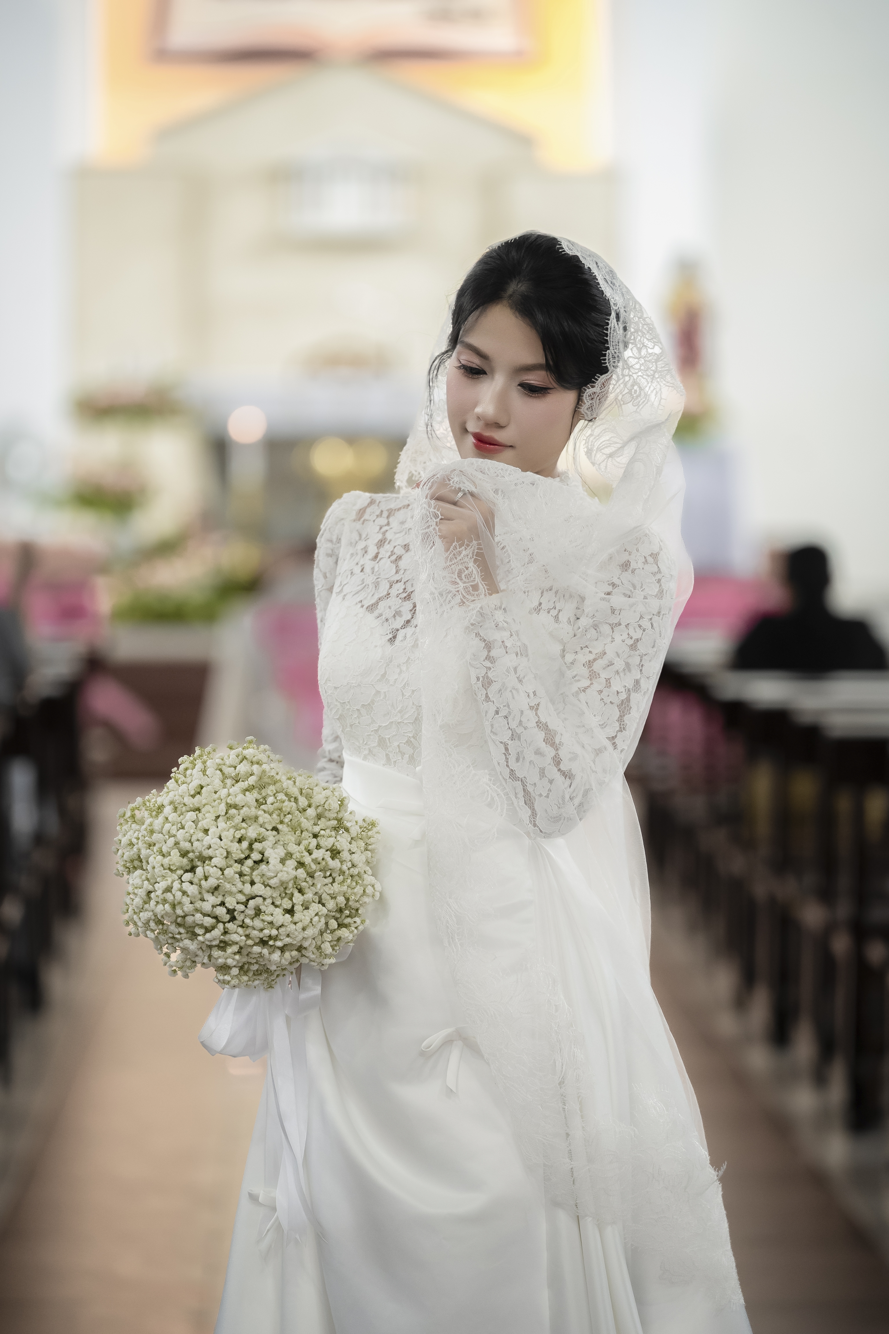 Gợi Ý Các Góc Chụp Ảnh Cưới Tại Nhà Thờ Đẹp Và Nghệ Thuật Nhất